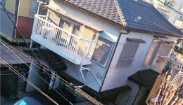 瓦の吹き替えの様子